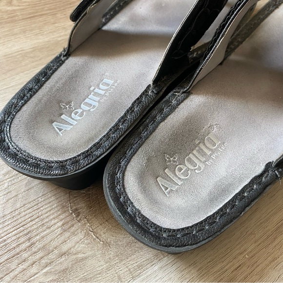 Alegria Vanessa Black Leather Thong Sandal - Picture 8 of 11